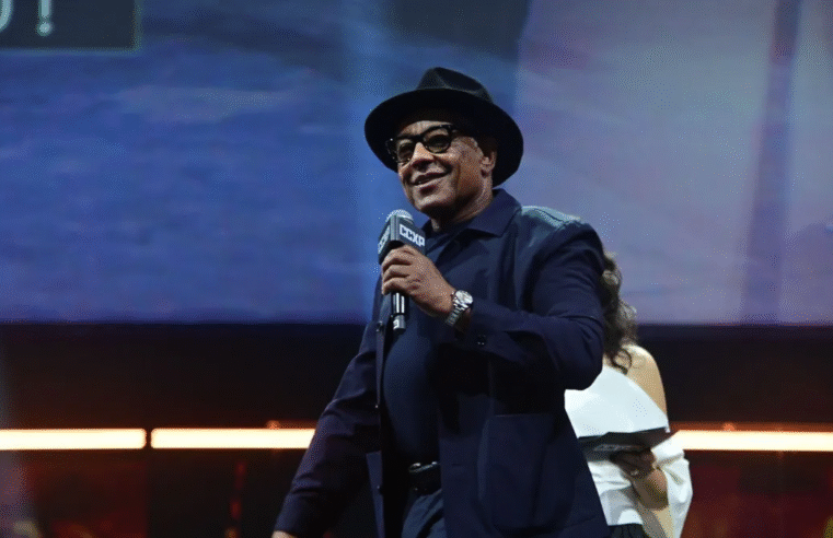 GIANCARLO ESPOSITO REVELA QUE ESTAVA FALIDO ANTES DE “BREAKING BAD” EM PAINEL NA CCXP24