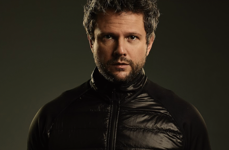 CCXP25: Selton Mello, Homenageado do Ano, Encontra Fãs em Painel Exclusivo de “Anaconda” com Diretor de Hollywood